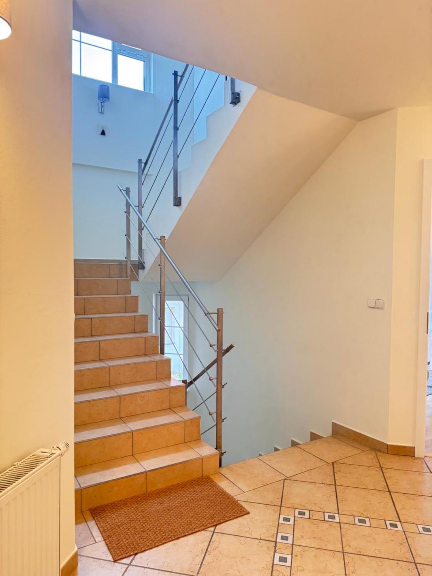 Diamondvilla, 4 Bedroom Apartment, Garden & Prag