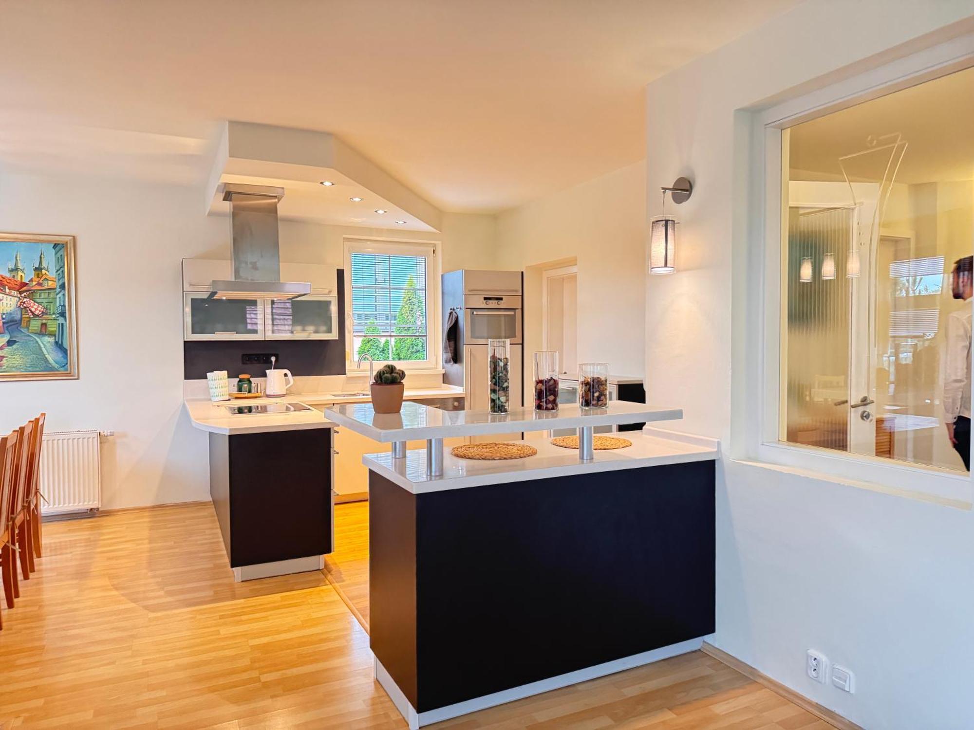 Diamondvilla, 4 Bedroom Apartment, Garden & Apartmán