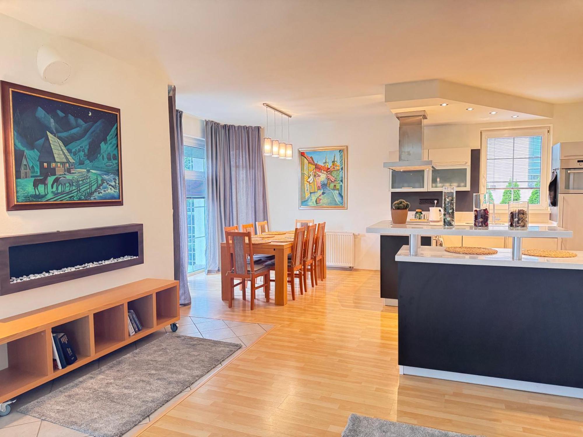 Apartmán Diamondvilla, 4 Bedroom Apartment, Garden & *